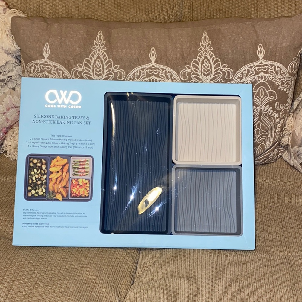 💙NWT CWC Silicone Baking Trays & Non-Stick Baking Pan Set - Picture 2 of 7